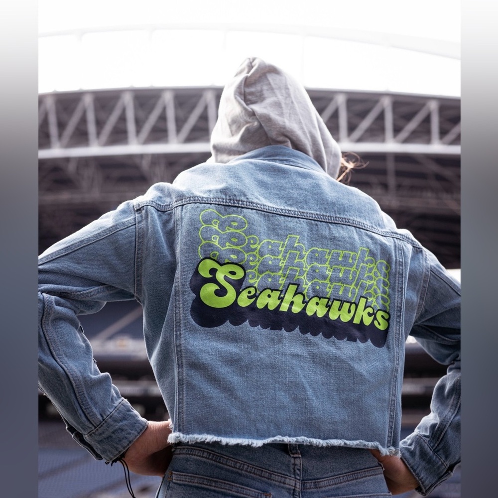 Seattle Seahawks WEAR by Erin Andrews Women’s Hooded Cropped Denim Jacket